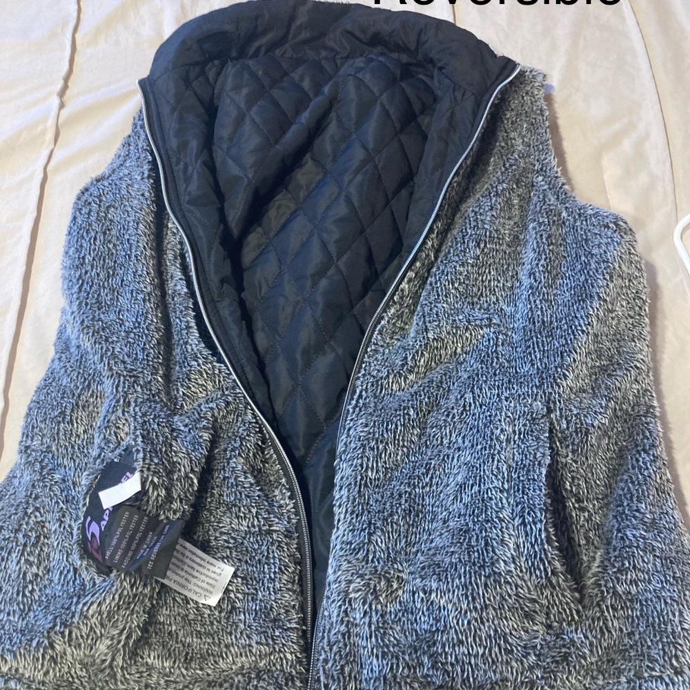 Reversible vest
